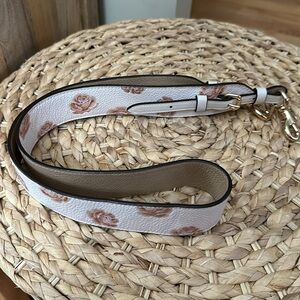 Coach strap leather crossbody gold hardware, reversible